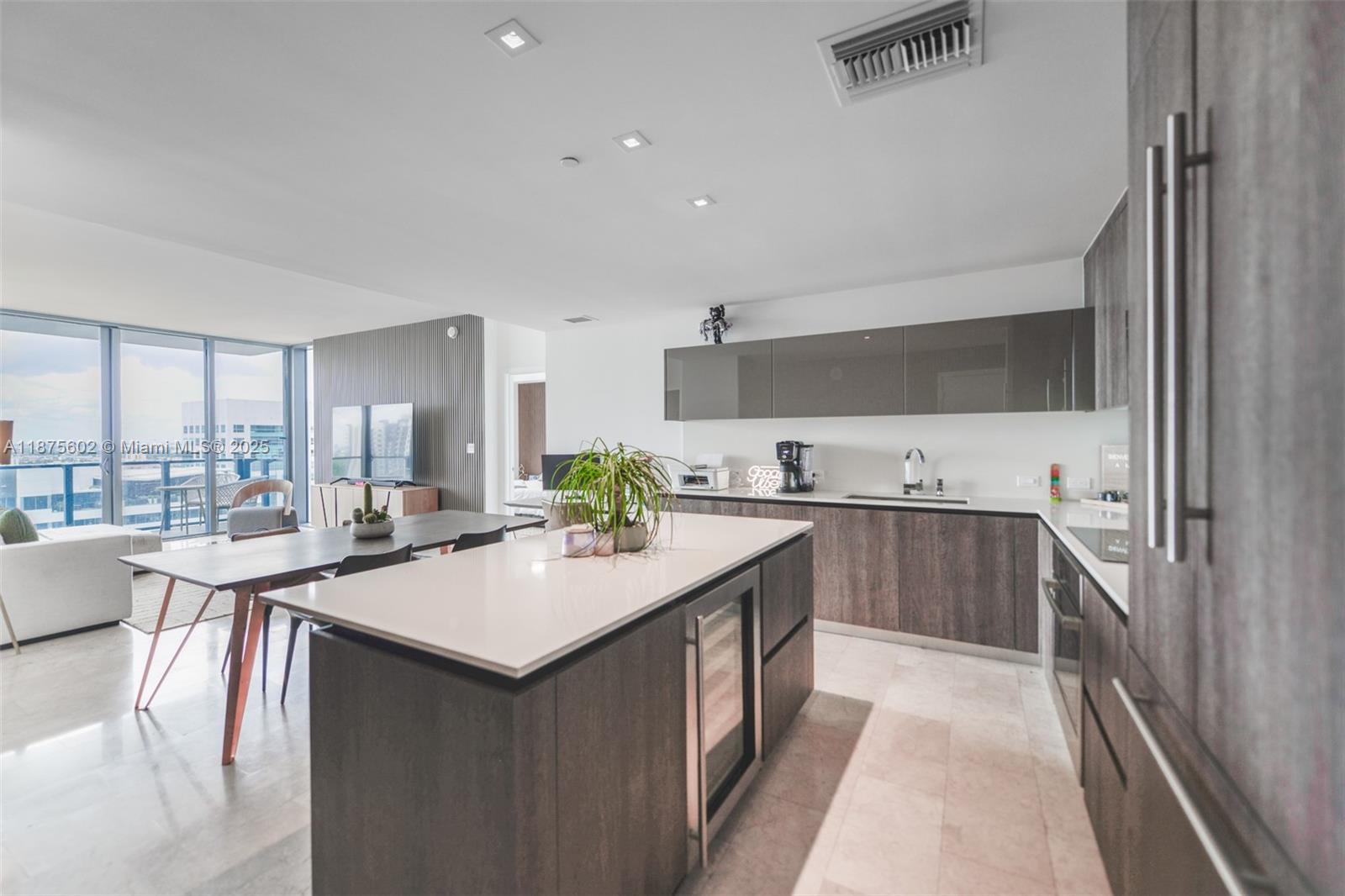 RISE CONDO - Residential