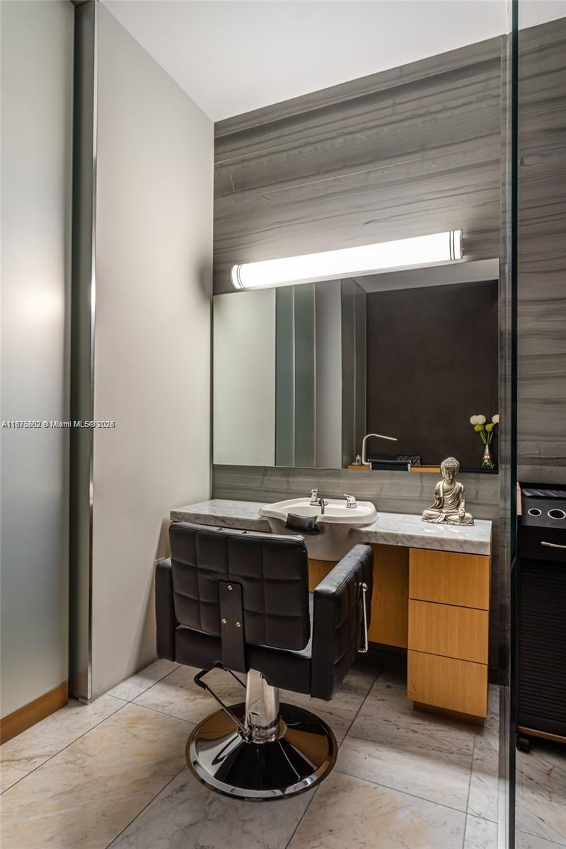 RISE CONDO - Residential