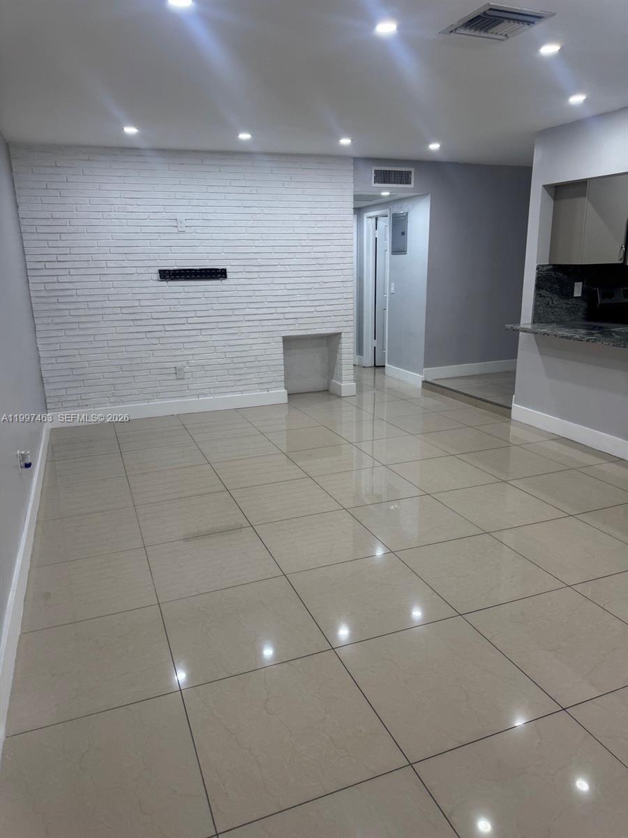 MIRAMAR SEC 6 - Residential Lease