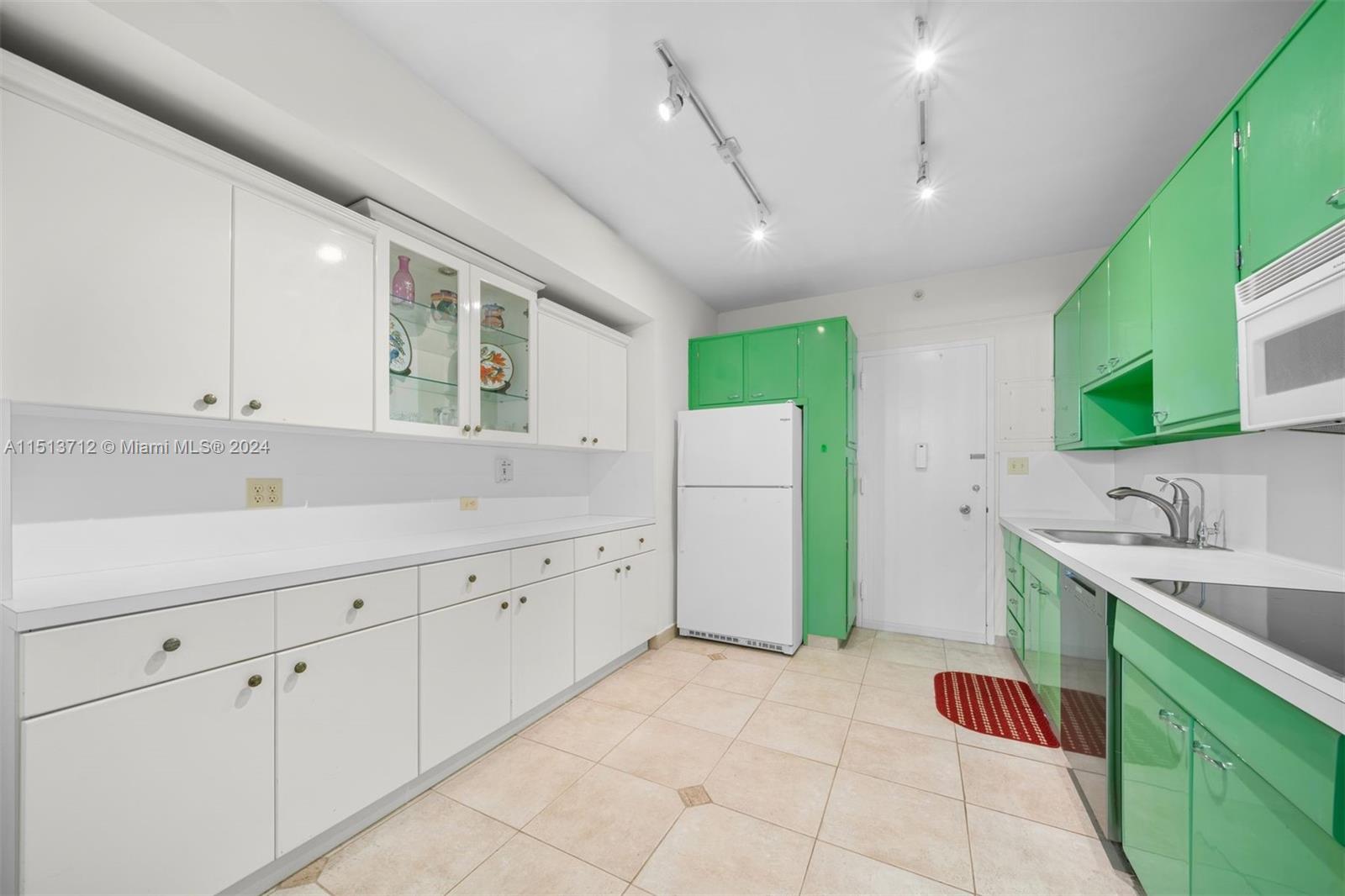 CRYSTAL HOUSE CONDO - Residential
