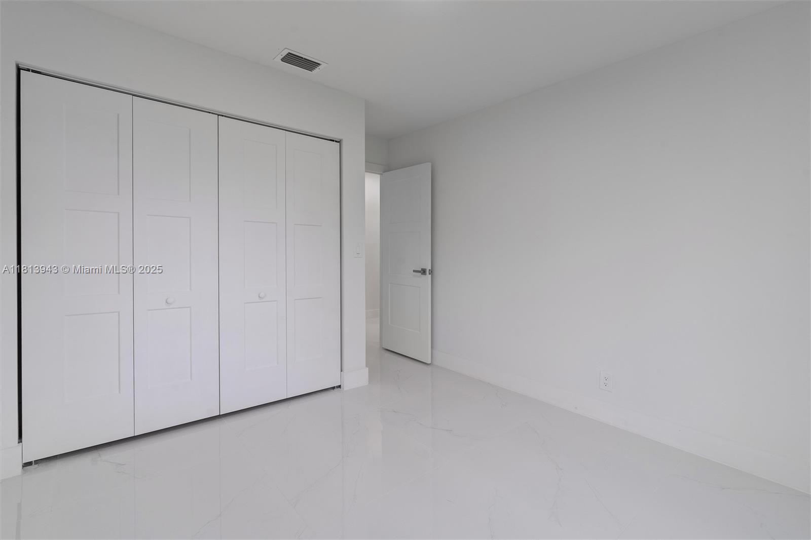 TROPIC PALMS 2 - Residential