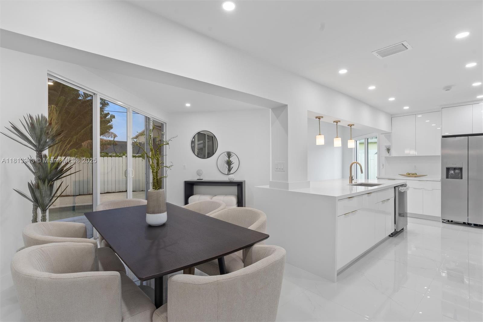TROPIC PALMS 2 - Residential