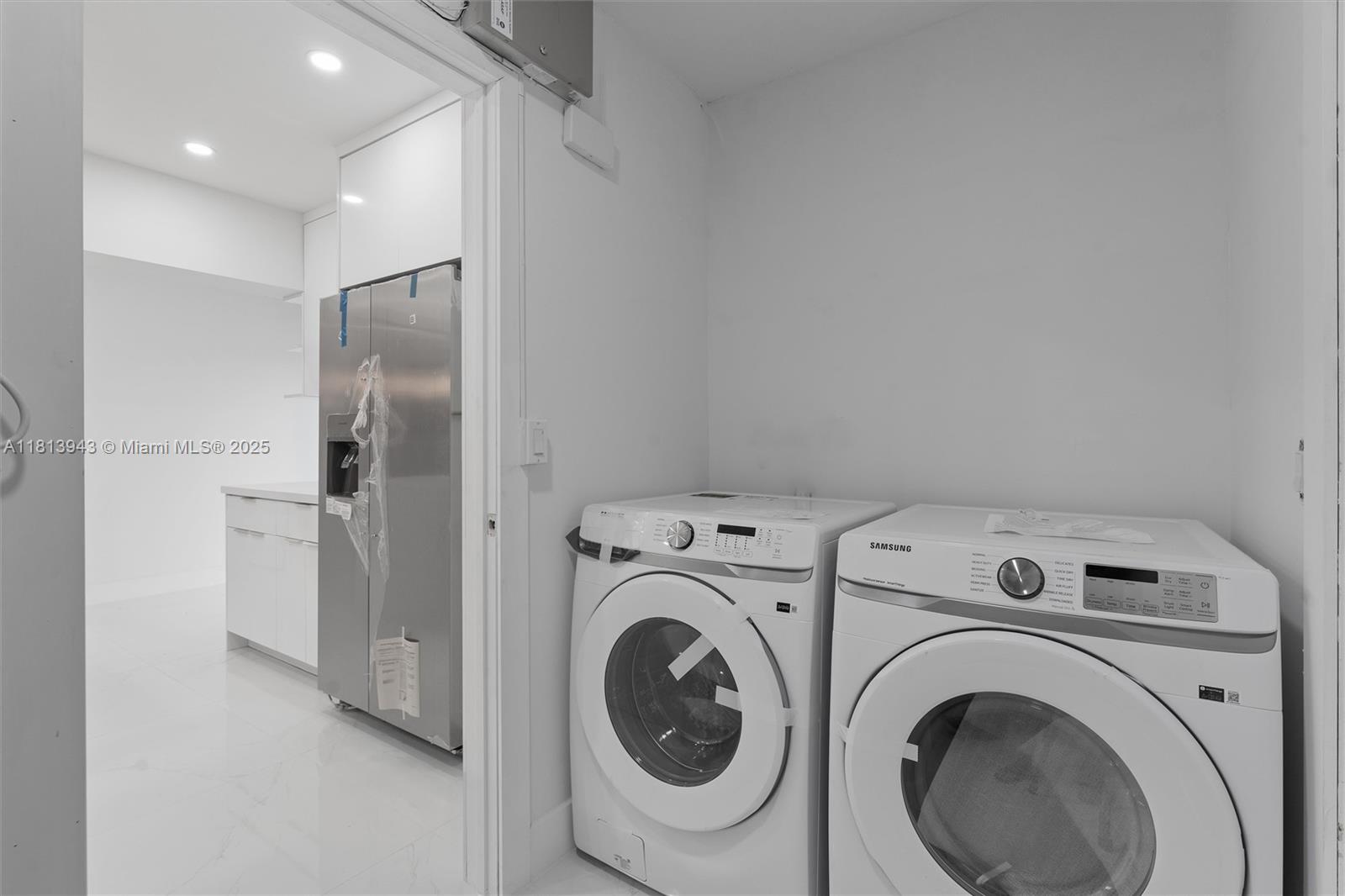 TROPIC PALMS 2 - Residential