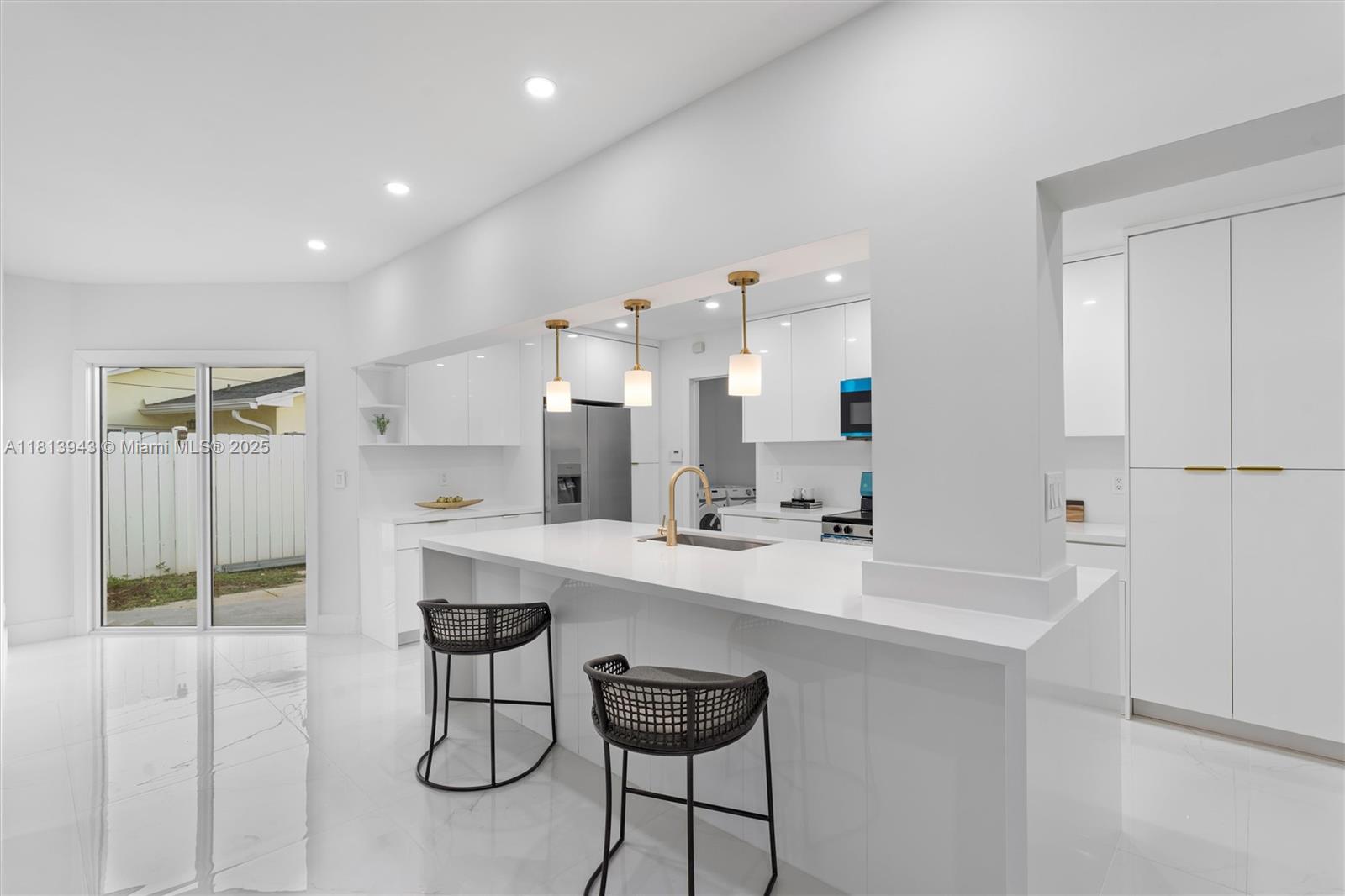 TROPIC PALMS 2 - Residential