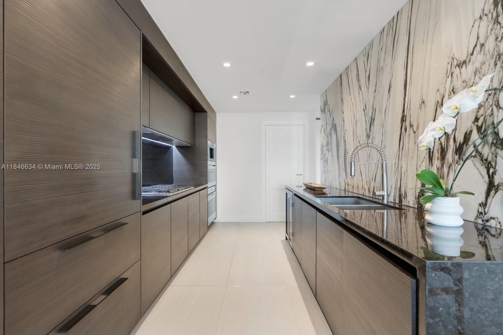 ONE OCEAN CONDO - Residential