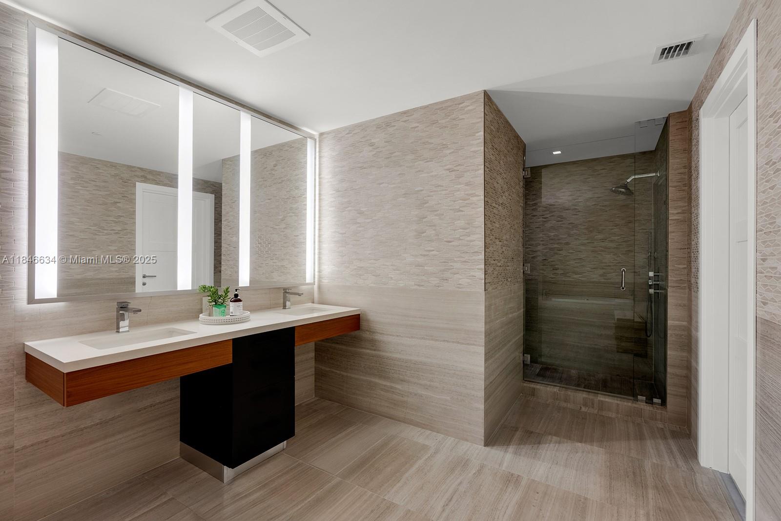 ONE OCEAN CONDO - Residential