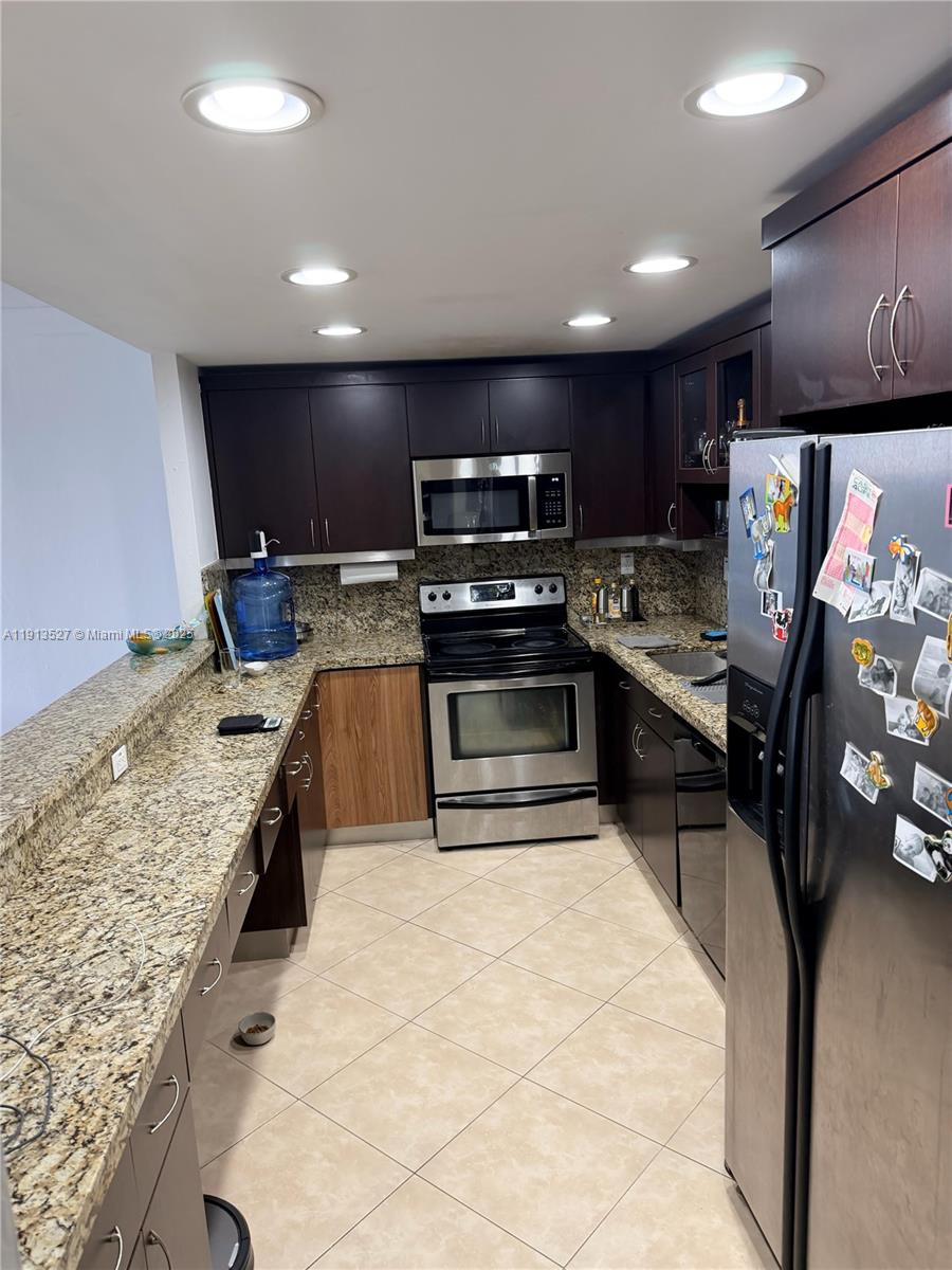 OCEANVIEW BUILDING B COND - Residential