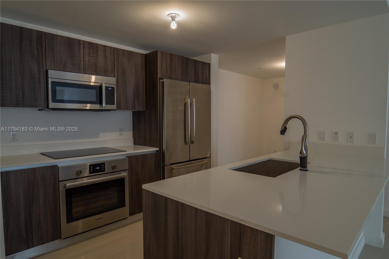 ARIA ON THE BAY CONDO - Residential