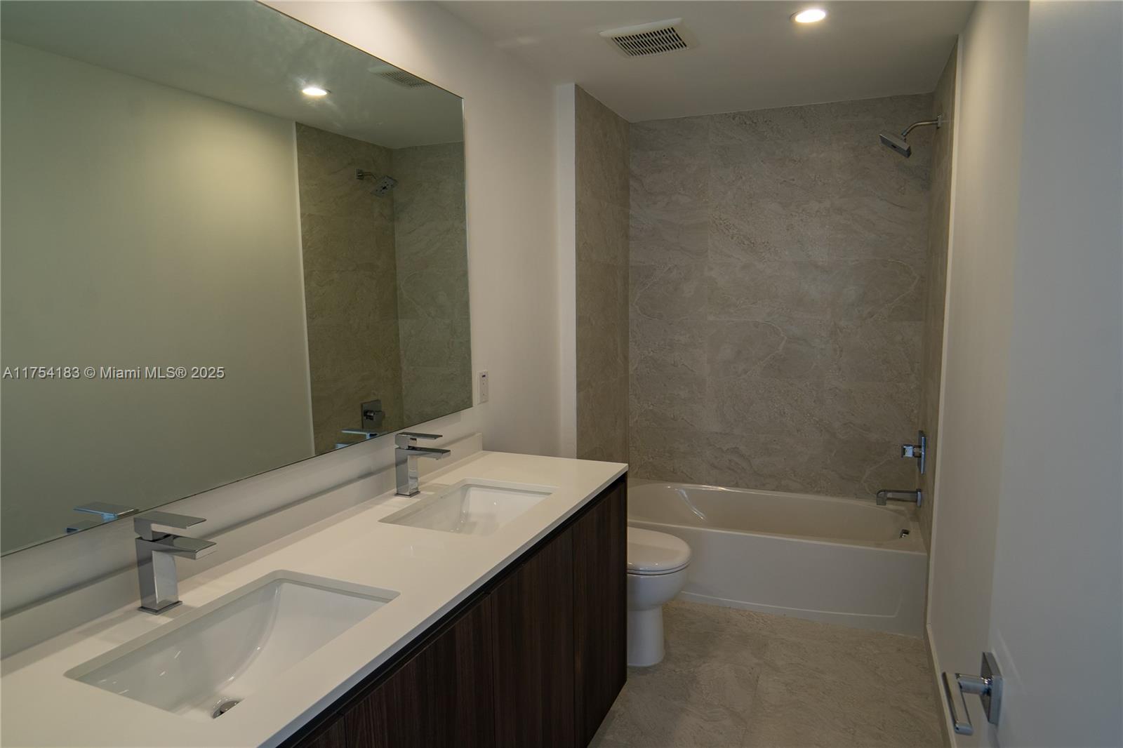ARIA ON THE BAY CONDO - Residential