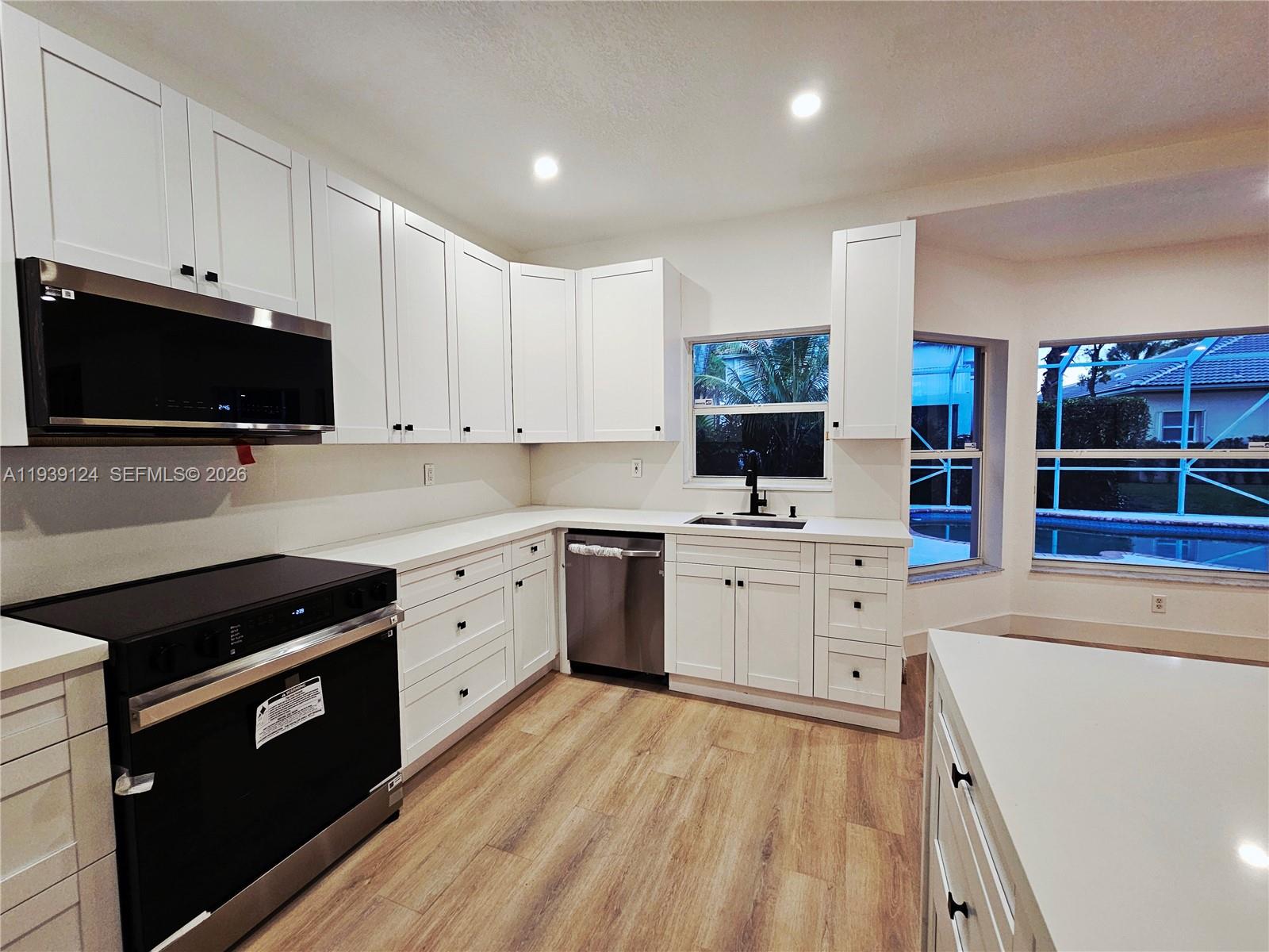 GROVE PLACE - Residential