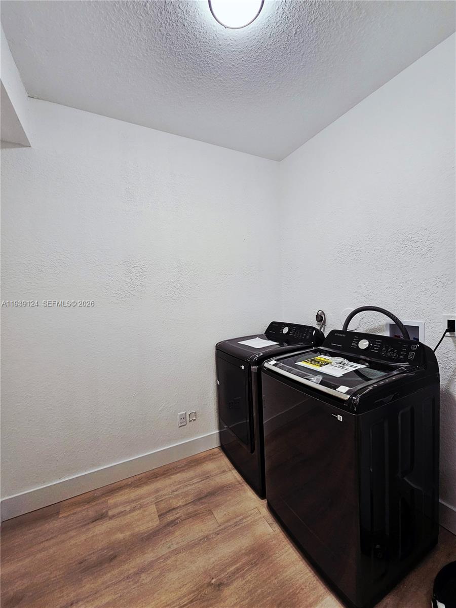 GROVE PLACE - Residential