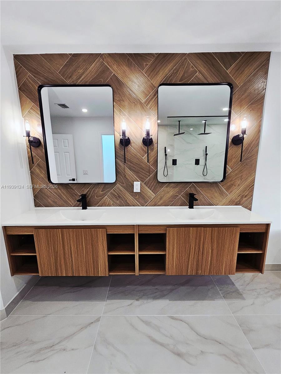 GROVE PLACE - Residential