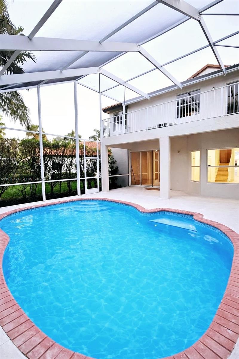 GROVE PLACE - Residential