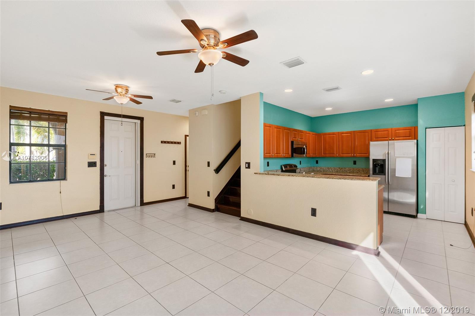 BAYWINDS OF GALAPAGOS - Residential