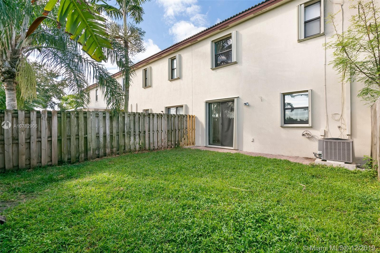 BAYWINDS OF GALAPAGOS - Residential