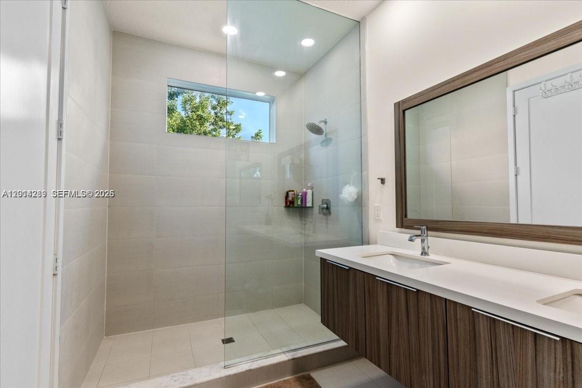 LANDMARK AT DORAL CENTRAL - Residential