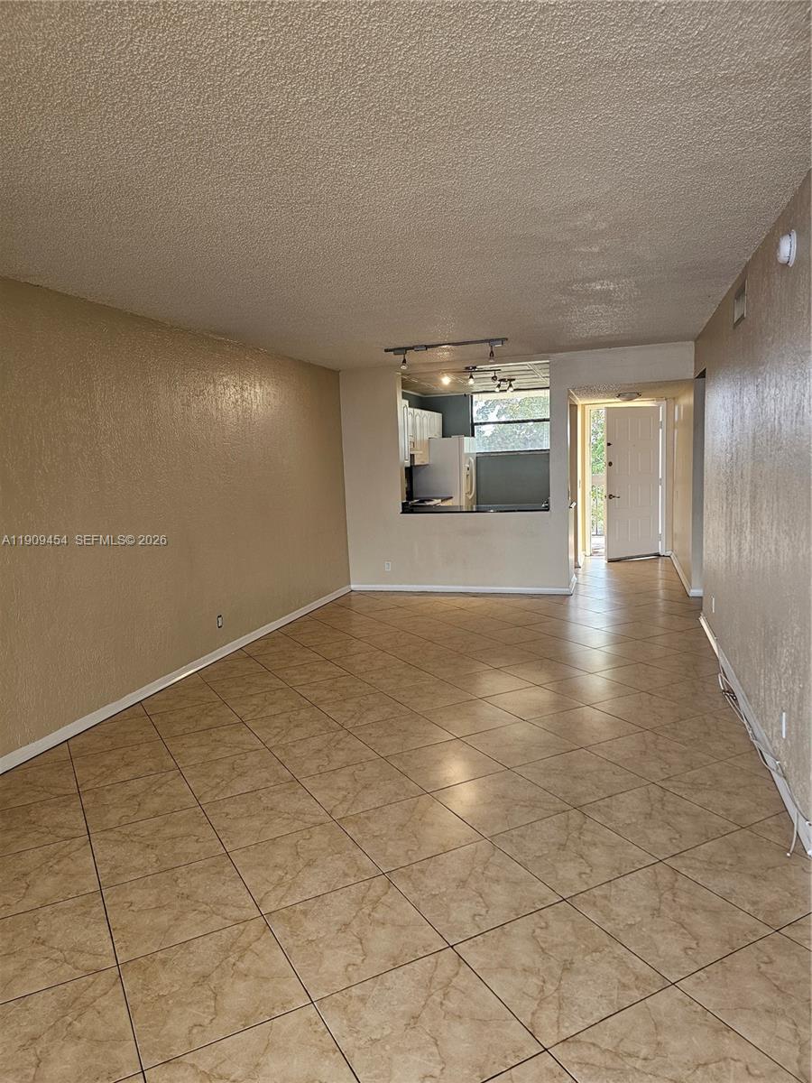 Lake Emerald Condominiums - Residential