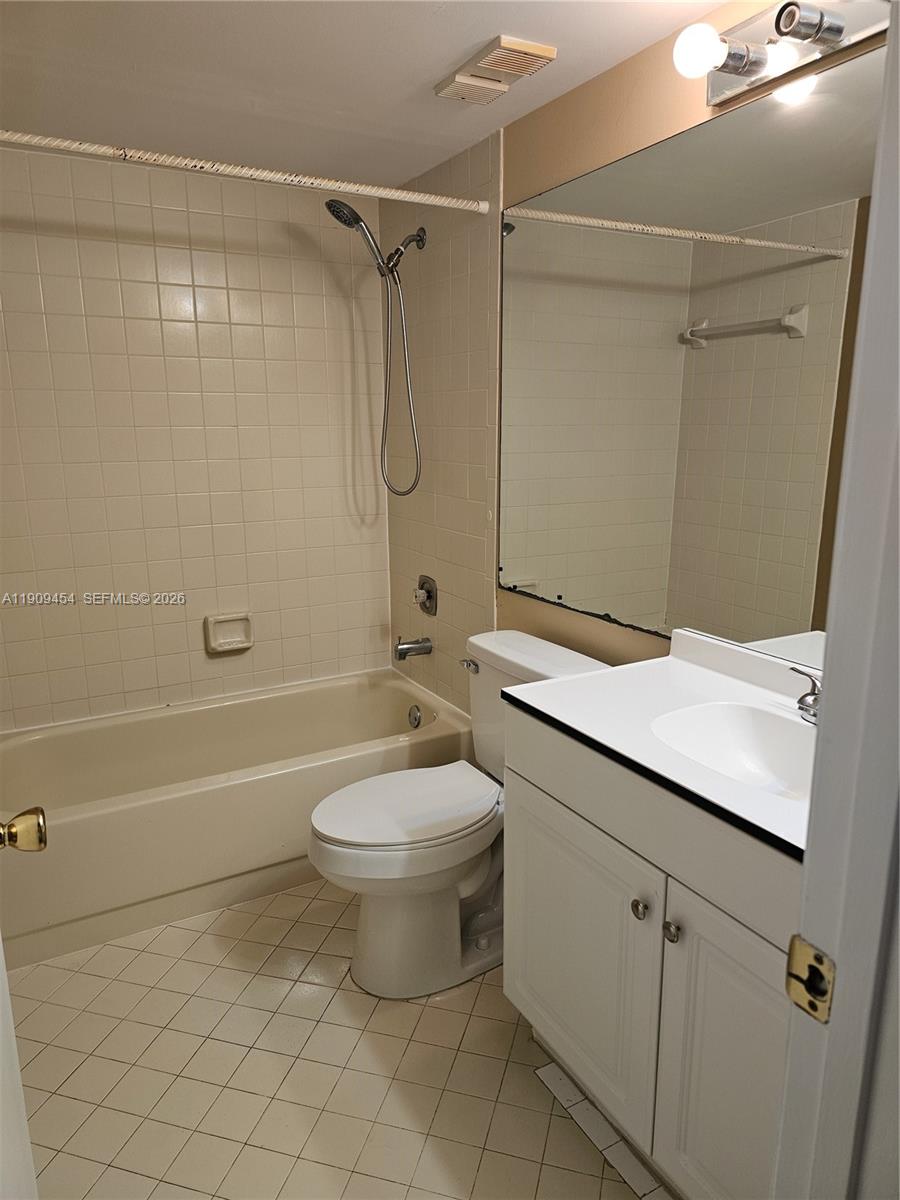 Lake Emerald Condominiums - Residential