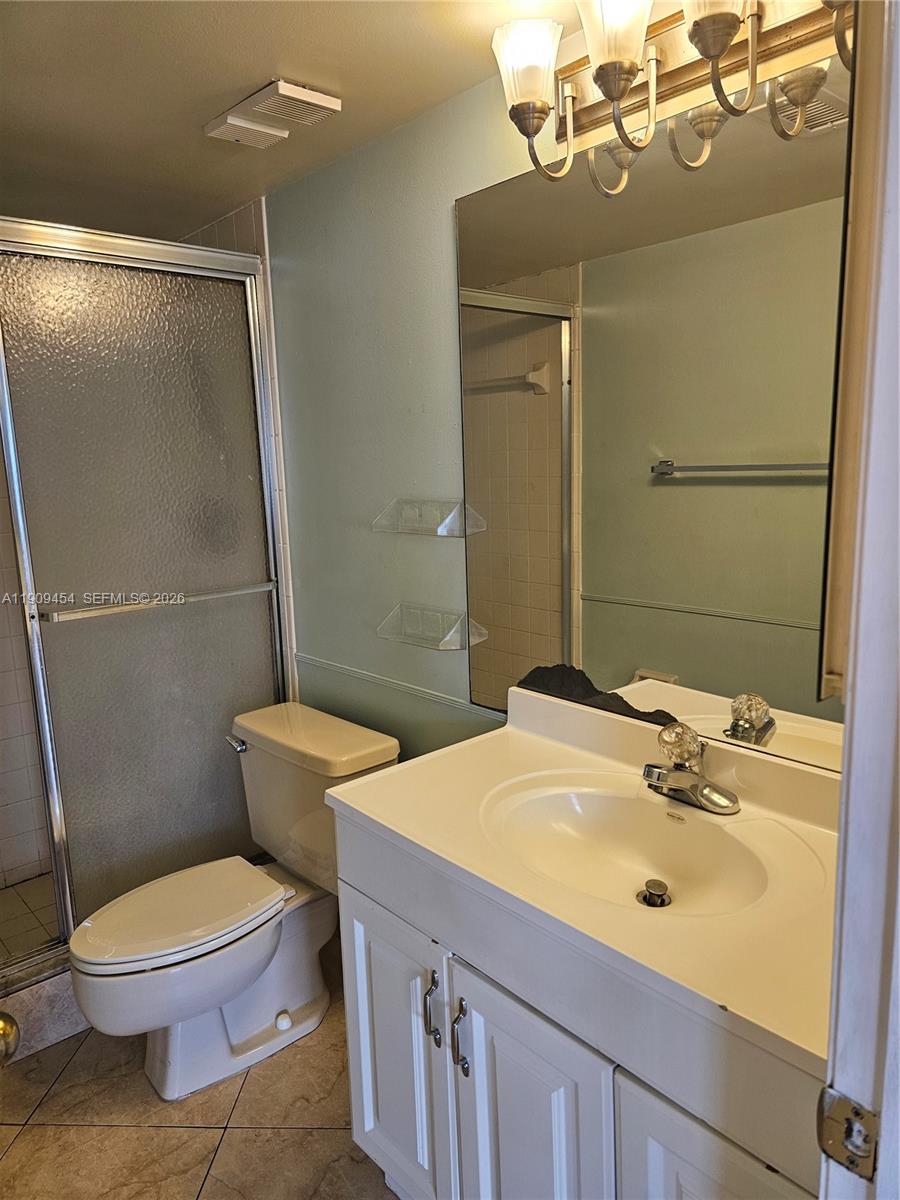 Lake Emerald Condominiums - Residential