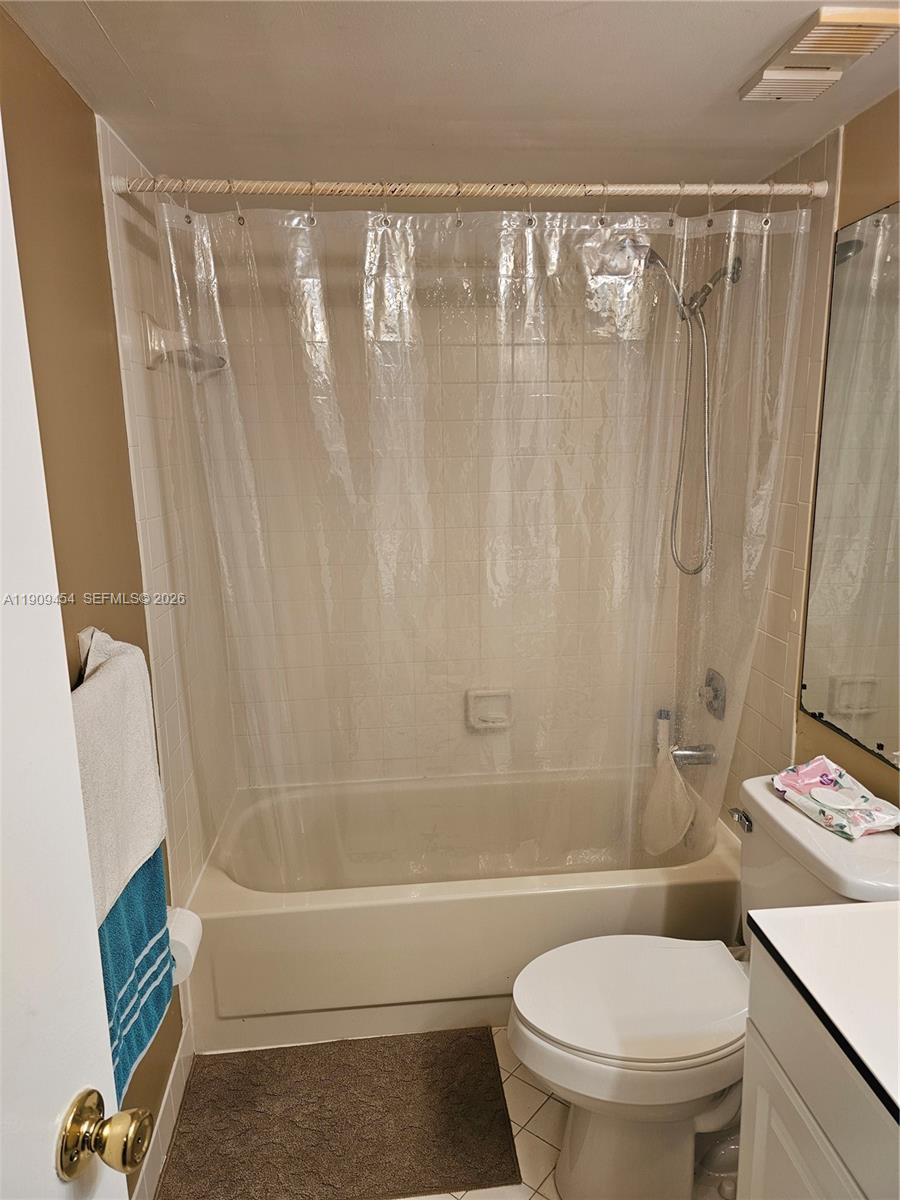 Lake Emerald Condominiums - Residential