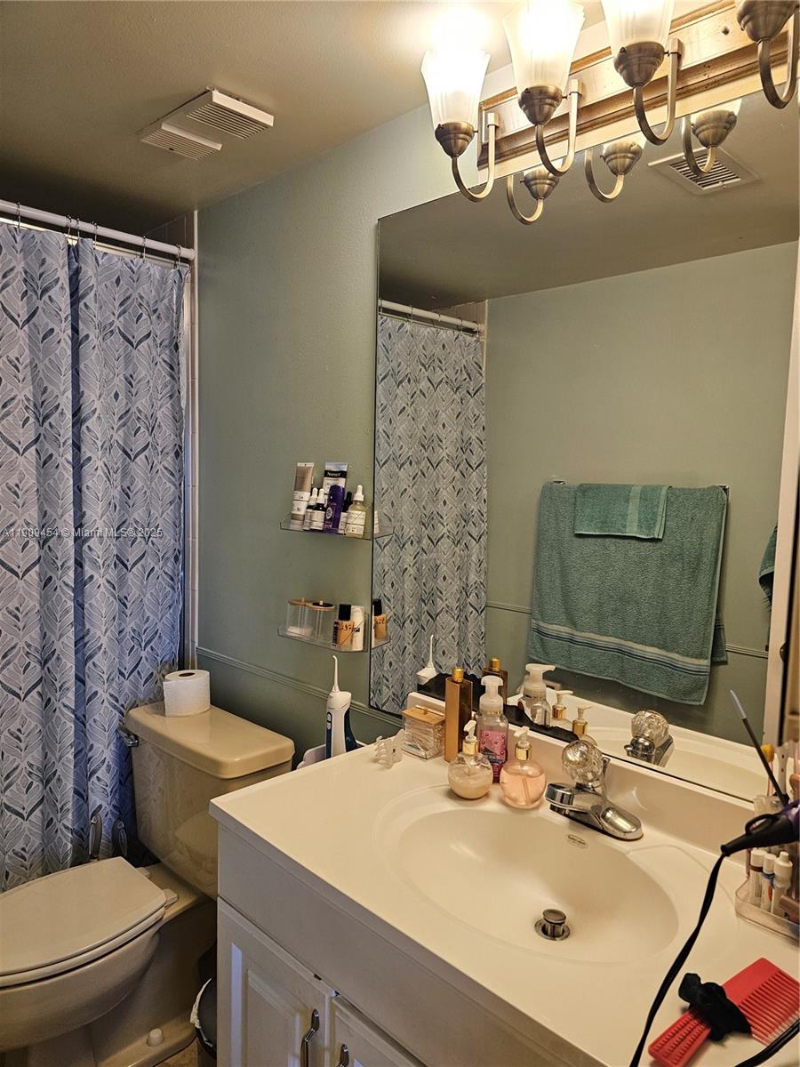 Lake Emerald Condominiums - Residential