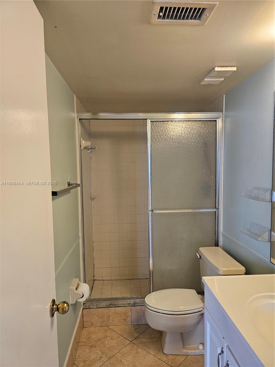 Lake Emerald Condominiums - Residential