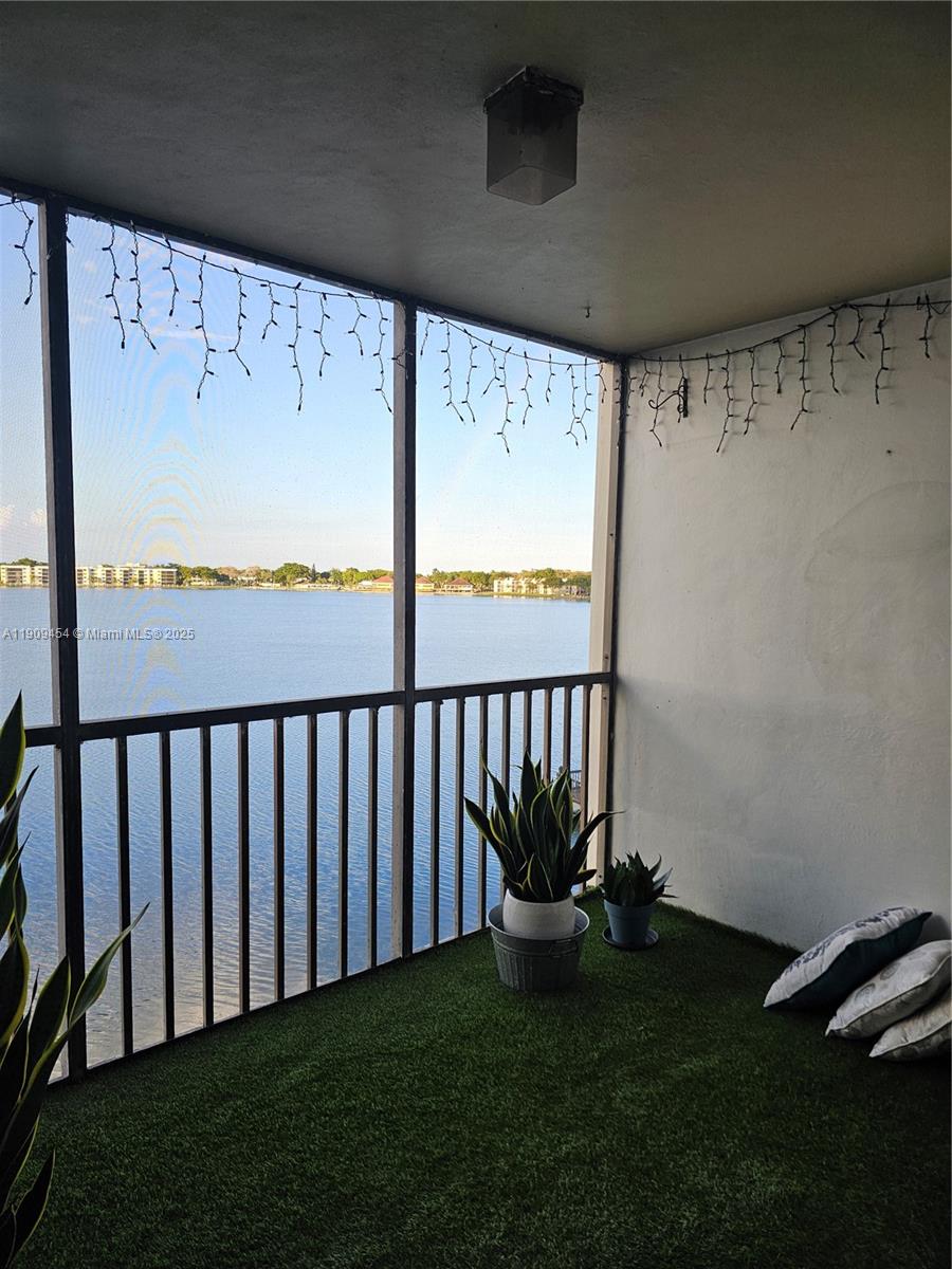 Lake Emerald Condominiums - Residential