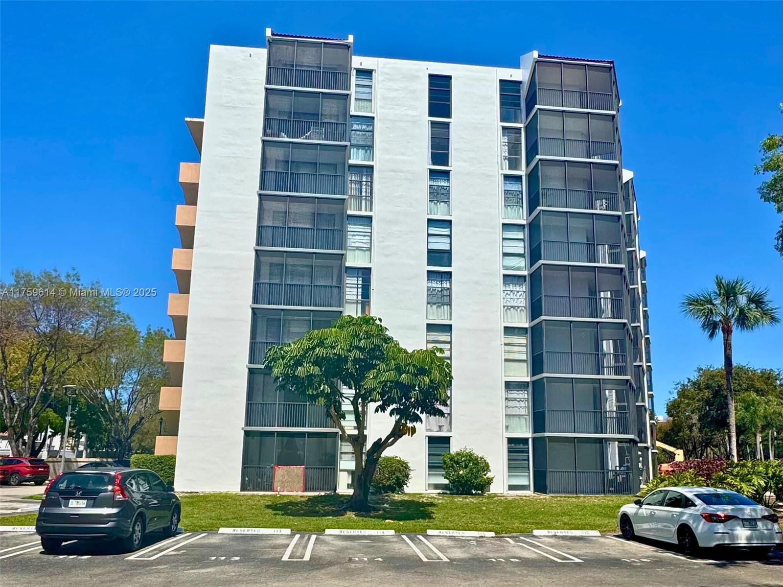 Property for Sale at 3101 N Country Club Dr 209, Aventura, Miami-Dade County, Florida - Bedrooms: 1 
Bathrooms: 2  - $240,000