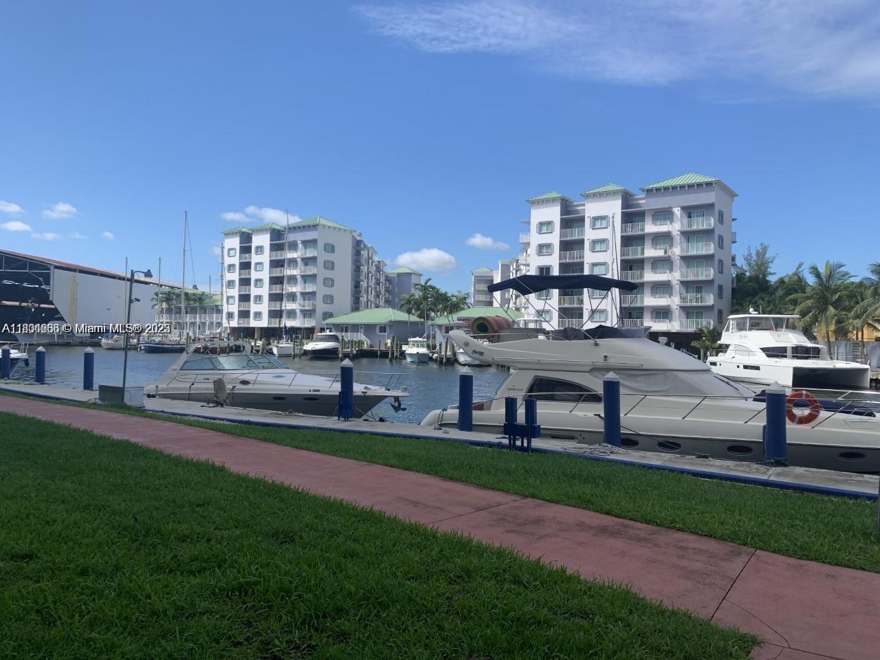 1800 NW 24th Ave 907