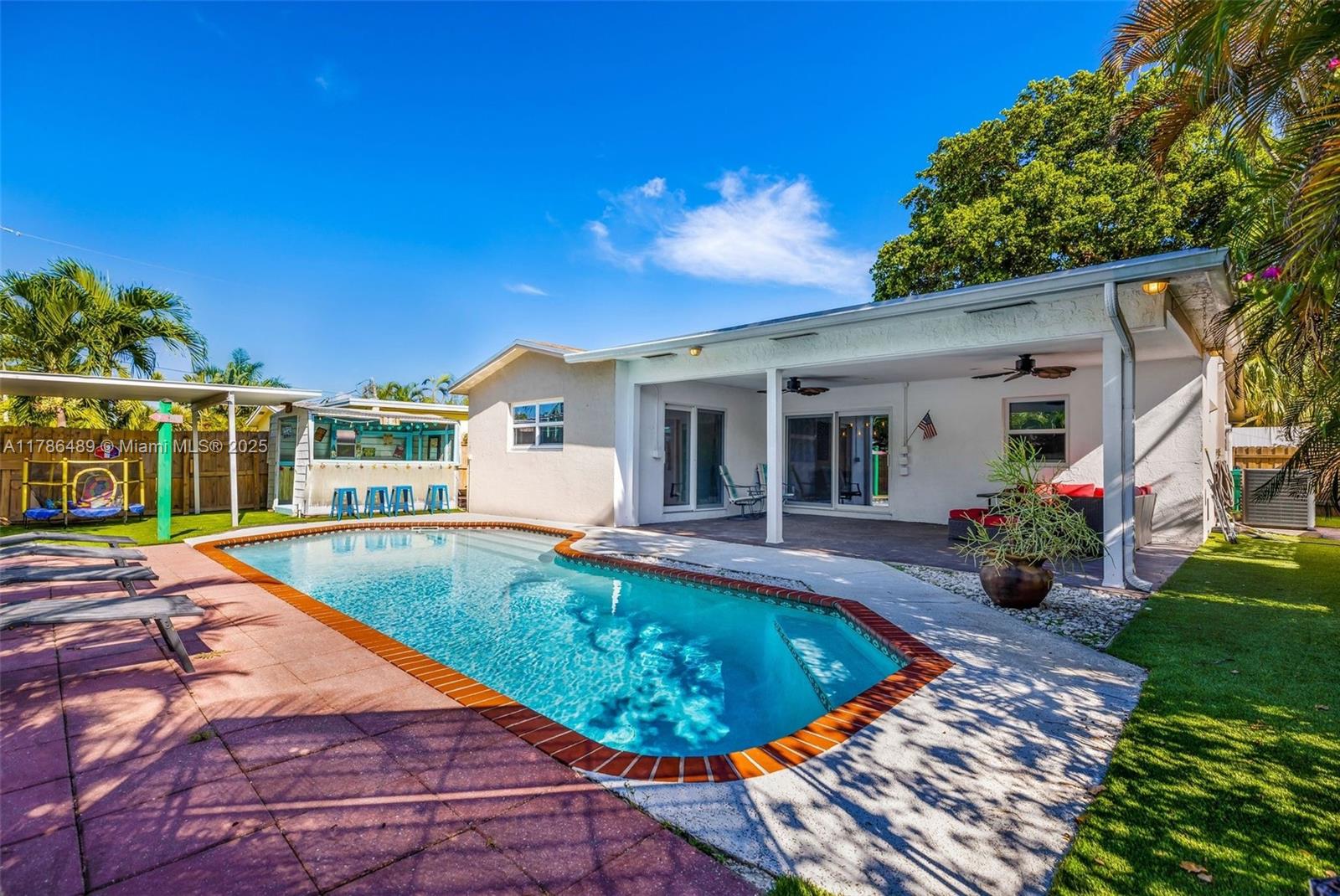Rental Property at 4330 Sw 34th Ln, Dania Beach, Miami-Dade County, Florida - Bedrooms: 4 
Bathrooms: 2  - $4,500 MO.