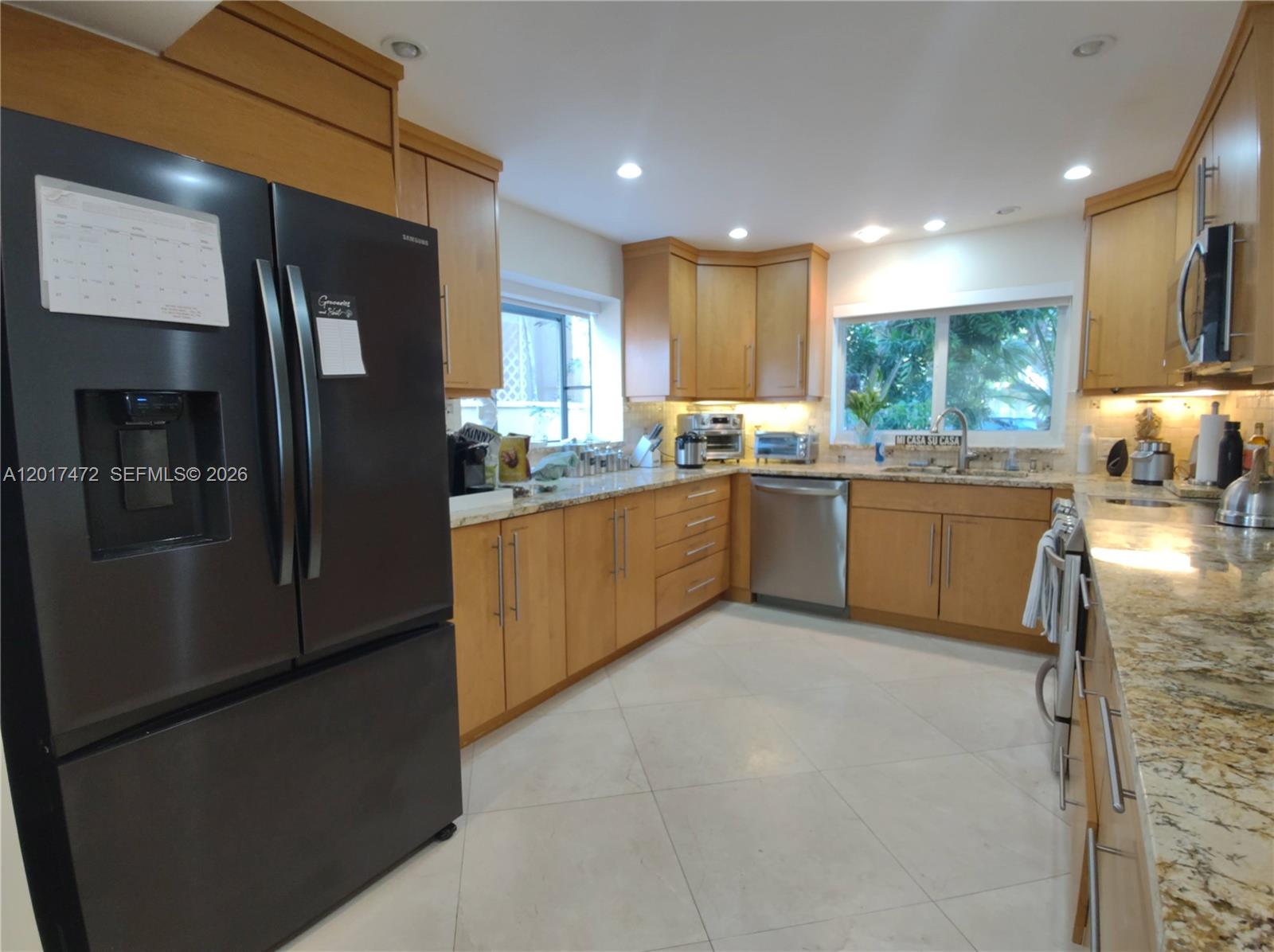 LAGO VERDE VILLAS CONDO - Residential Lease