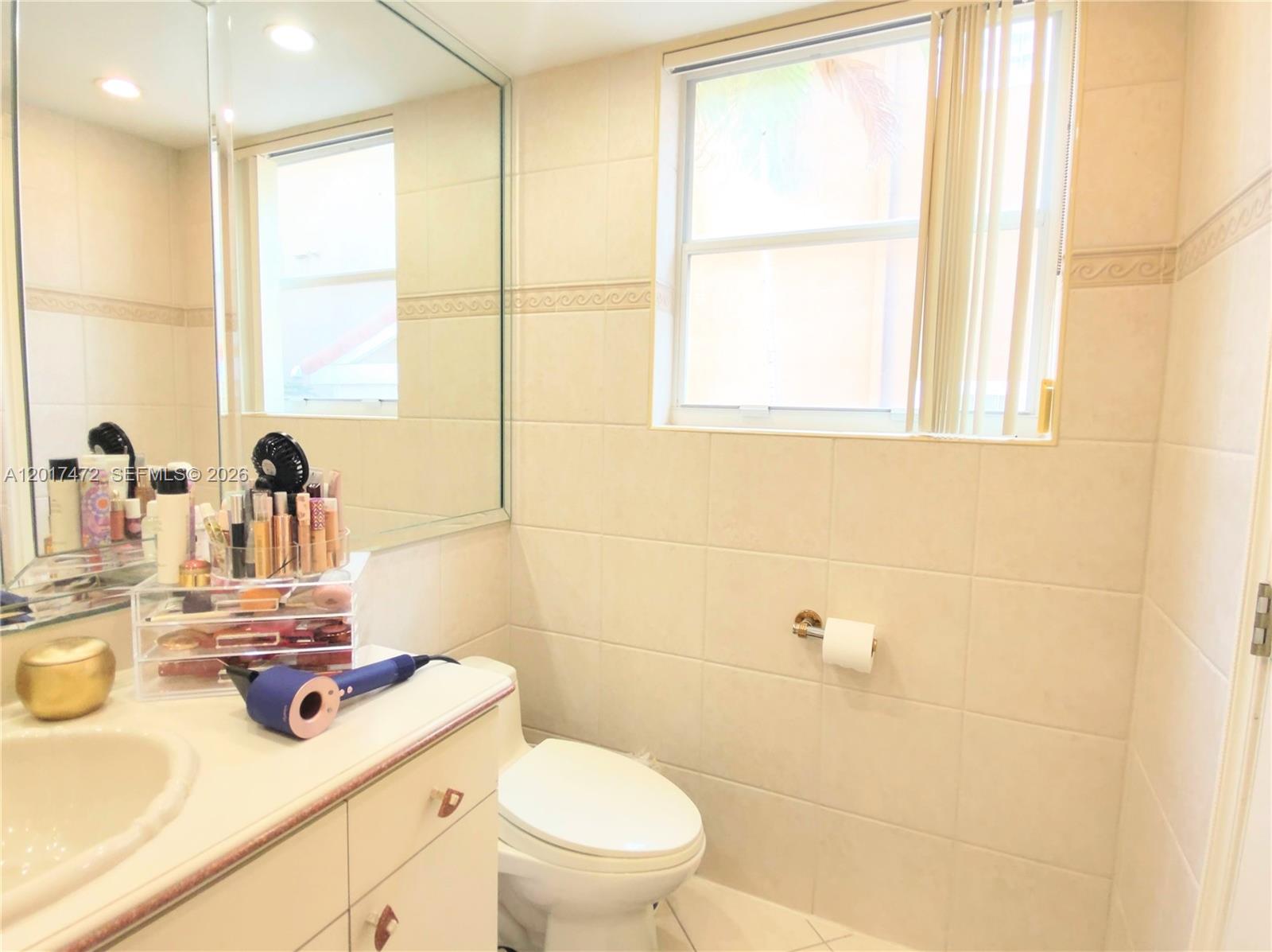 LAGO VERDE VILLAS CONDO - Residential Lease