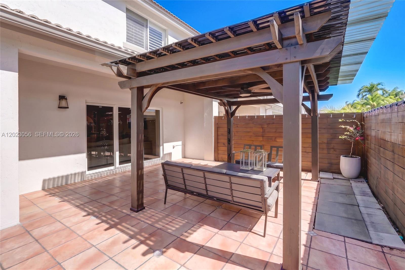 HEFTLERS LAGO MAR WEST - Residential