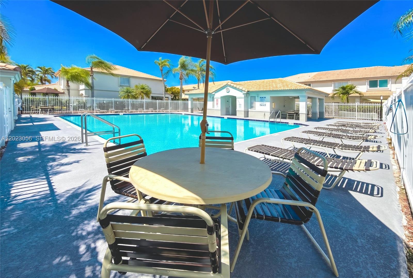 HEFTLERS LAGO MAR WEST - Residential