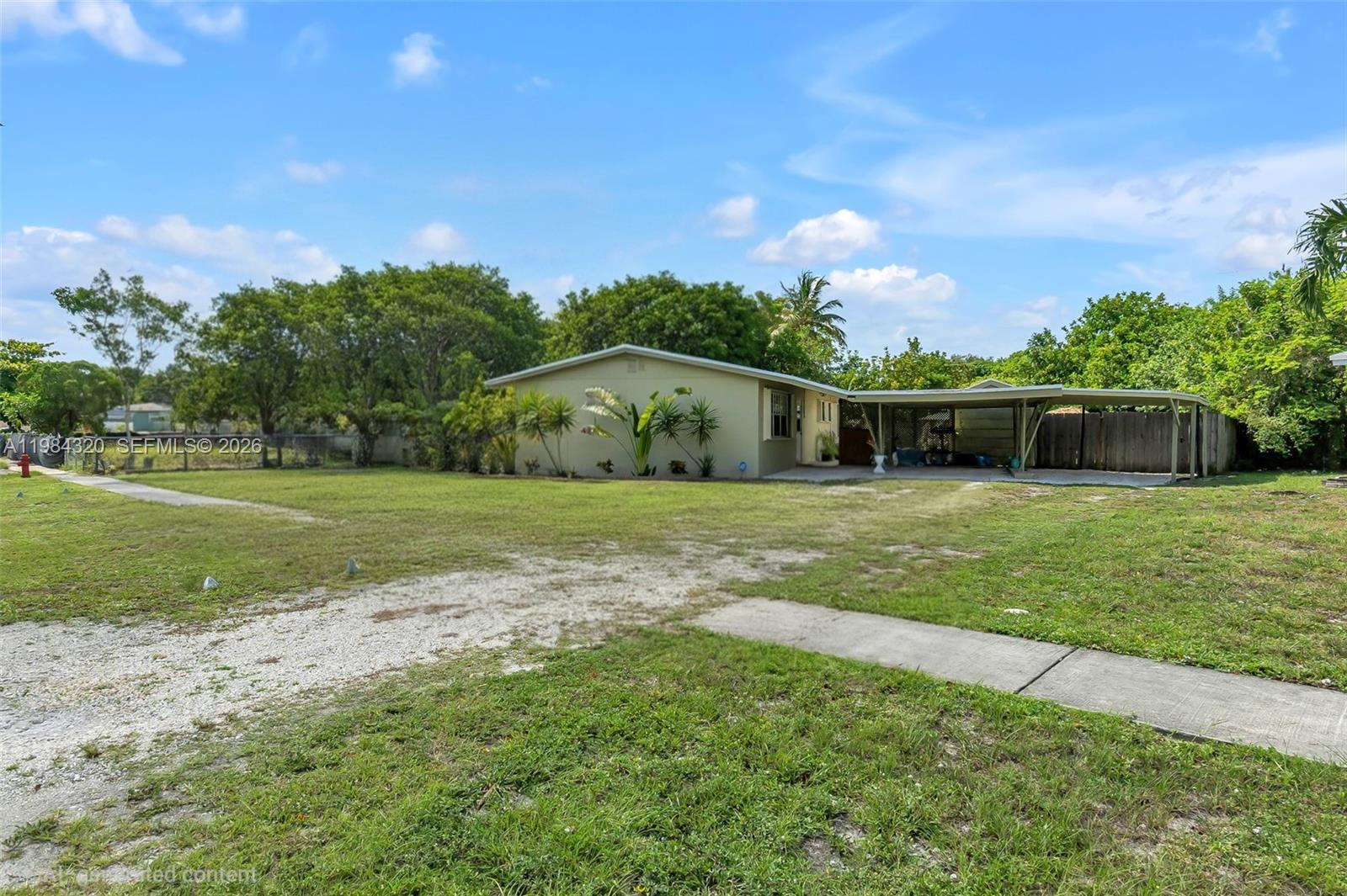 LAUDERDALE VILLAS - Residential