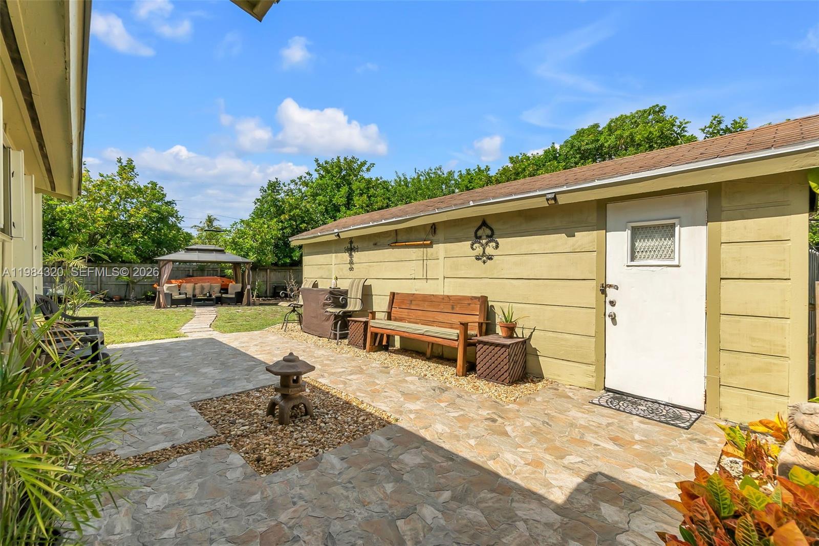 LAUDERDALE VILLAS - Residential