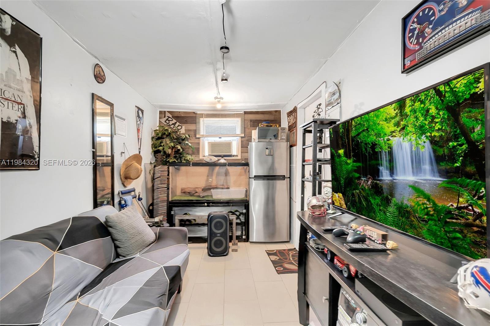 LAUDERDALE VILLAS - Residential