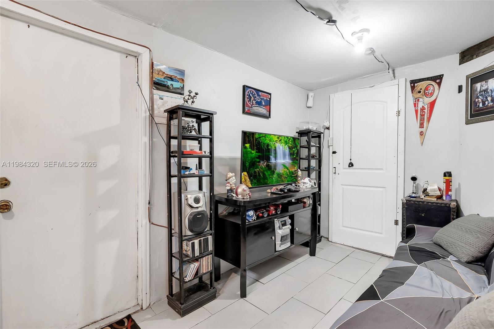 LAUDERDALE VILLAS - Residential