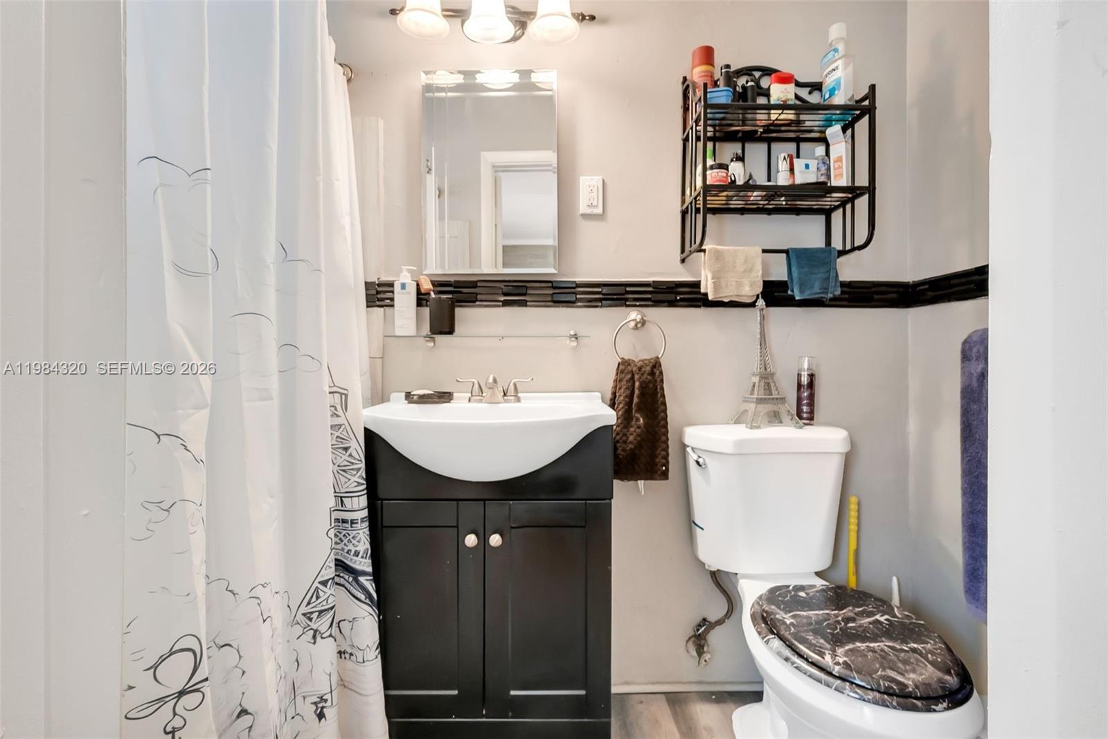 LAUDERDALE VILLAS - Residential