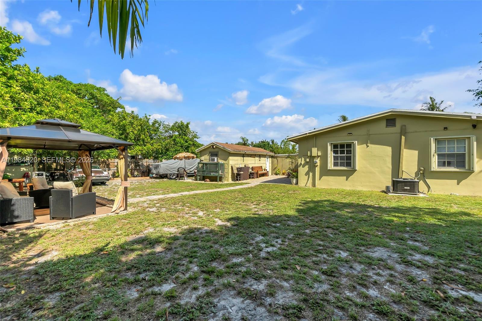 LAUDERDALE VILLAS - Residential