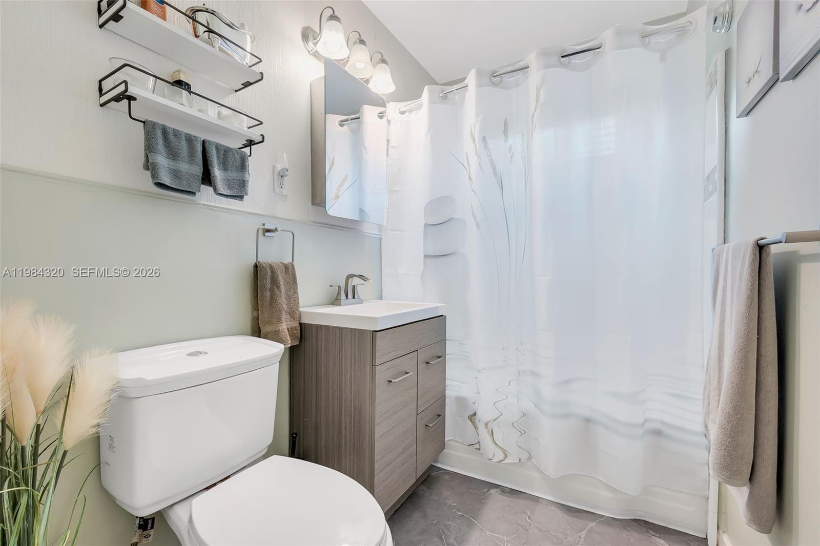 LAUDERDALE VILLAS - Residential