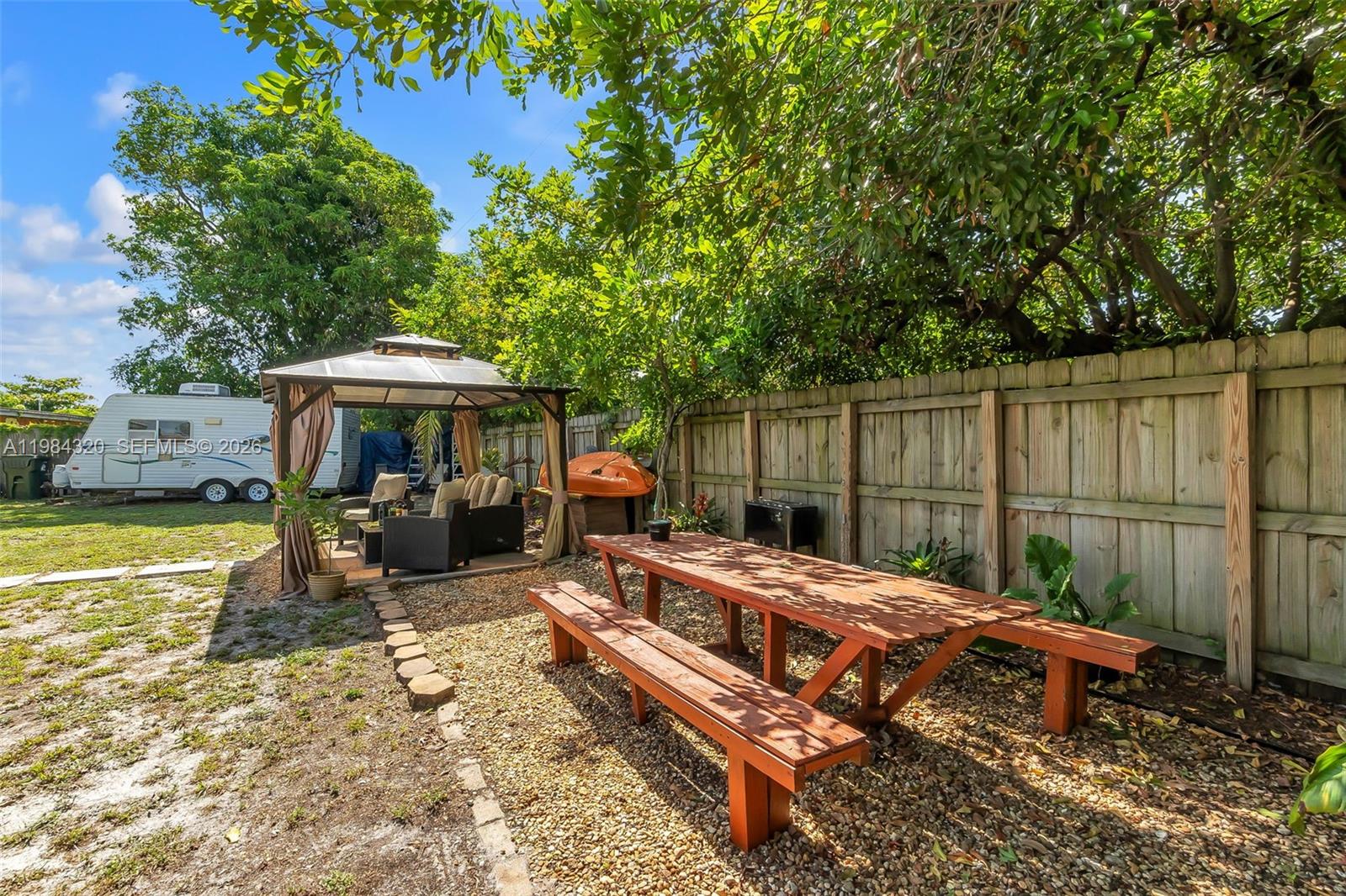 LAUDERDALE VILLAS - Residential