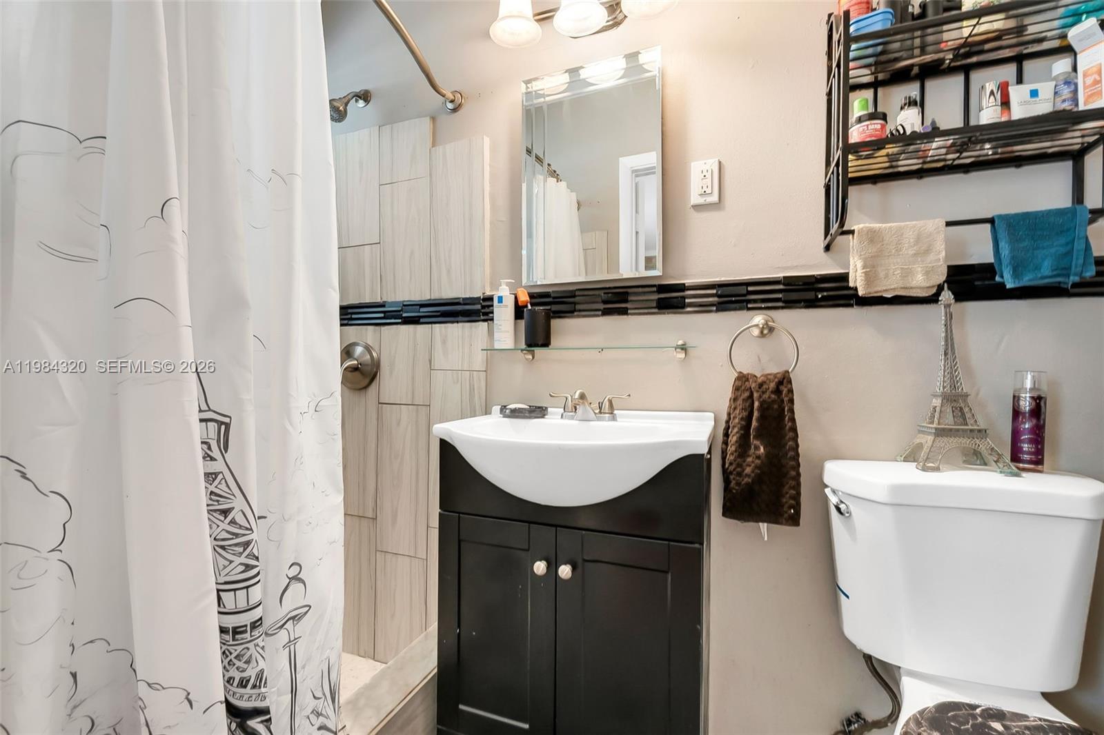 LAUDERDALE VILLAS - Residential