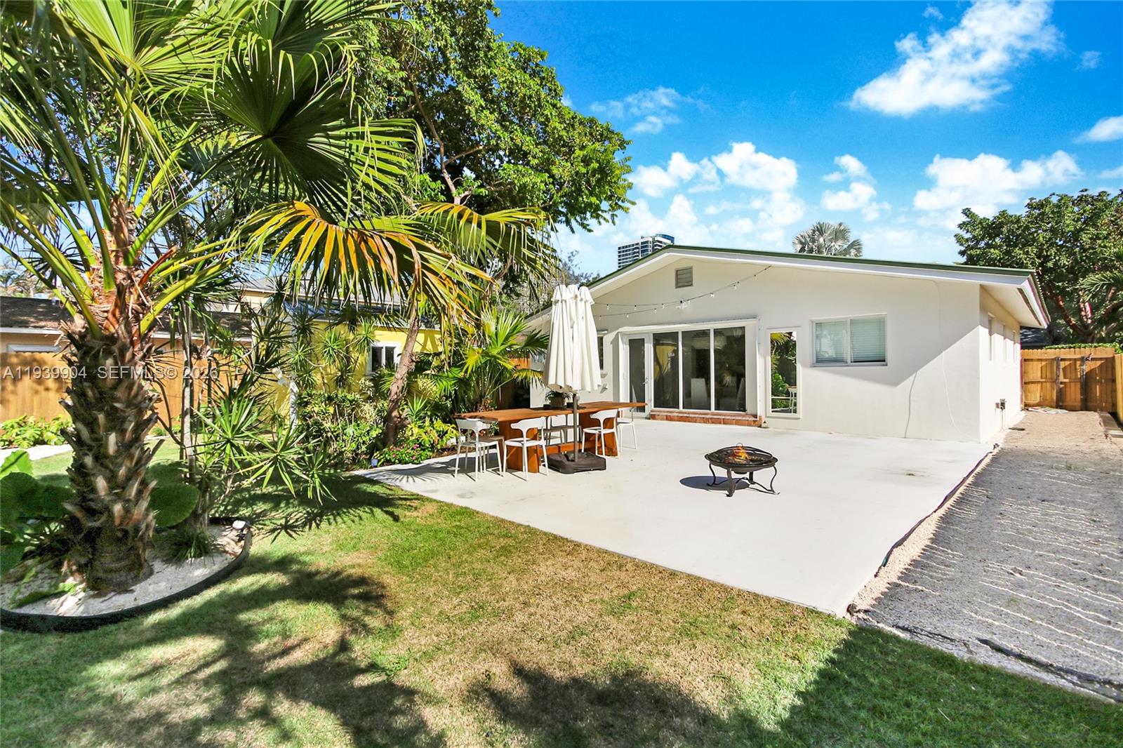 MRS ELVA A TRUAX - Residential