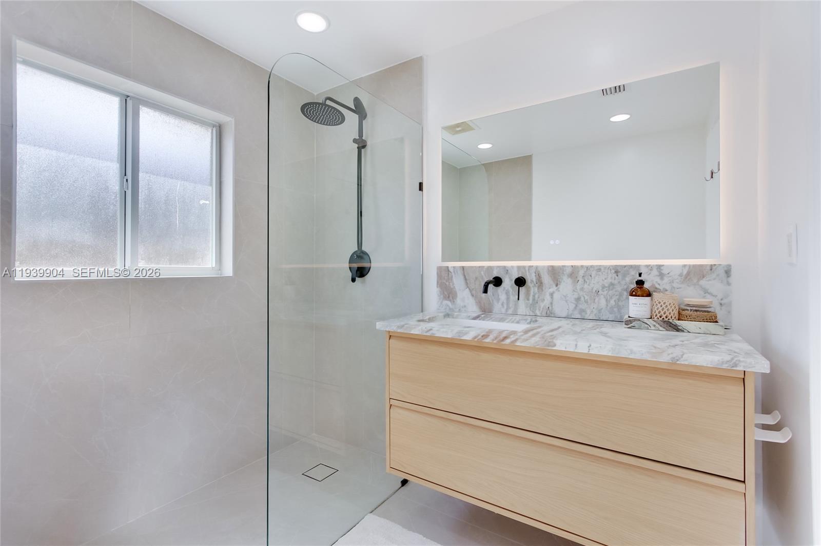 MRS ELVA A TRUAX - Residential