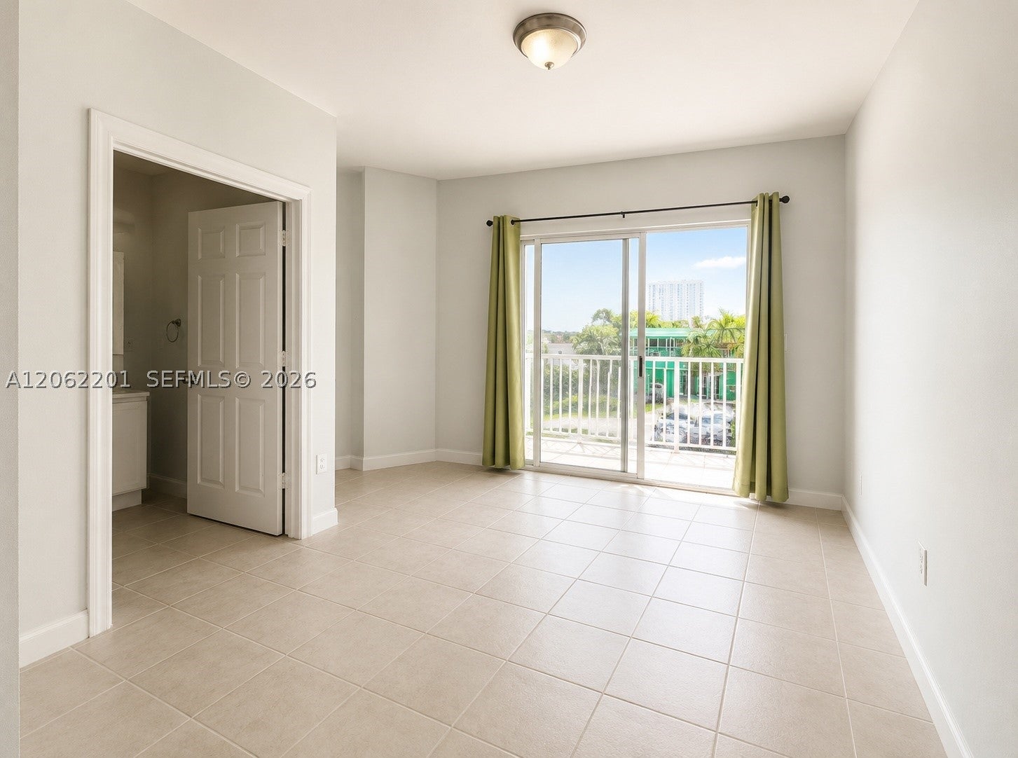 2734 Bird Ave 203
