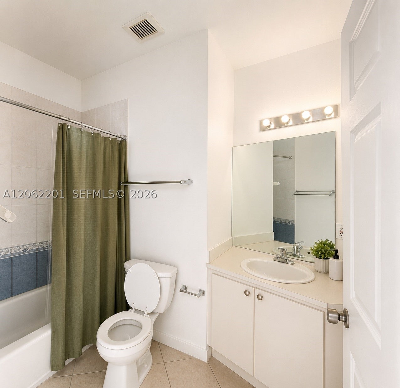 2734 Bird Ave 203