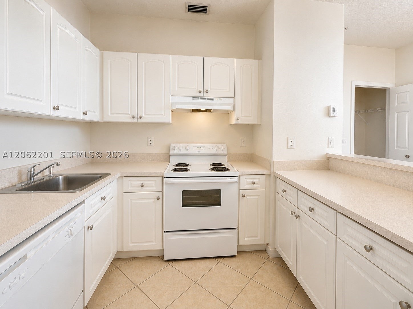 2734 Bird Ave 203