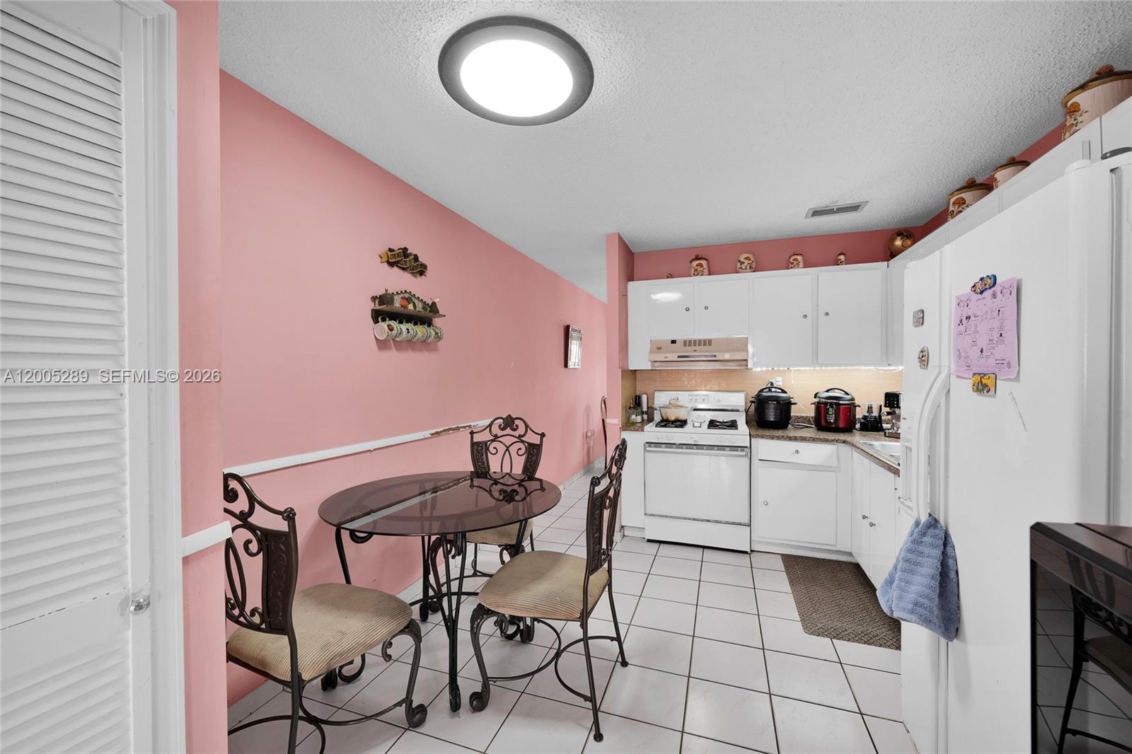 VISTA VERDE TOWNHOUSE SEC - Residential