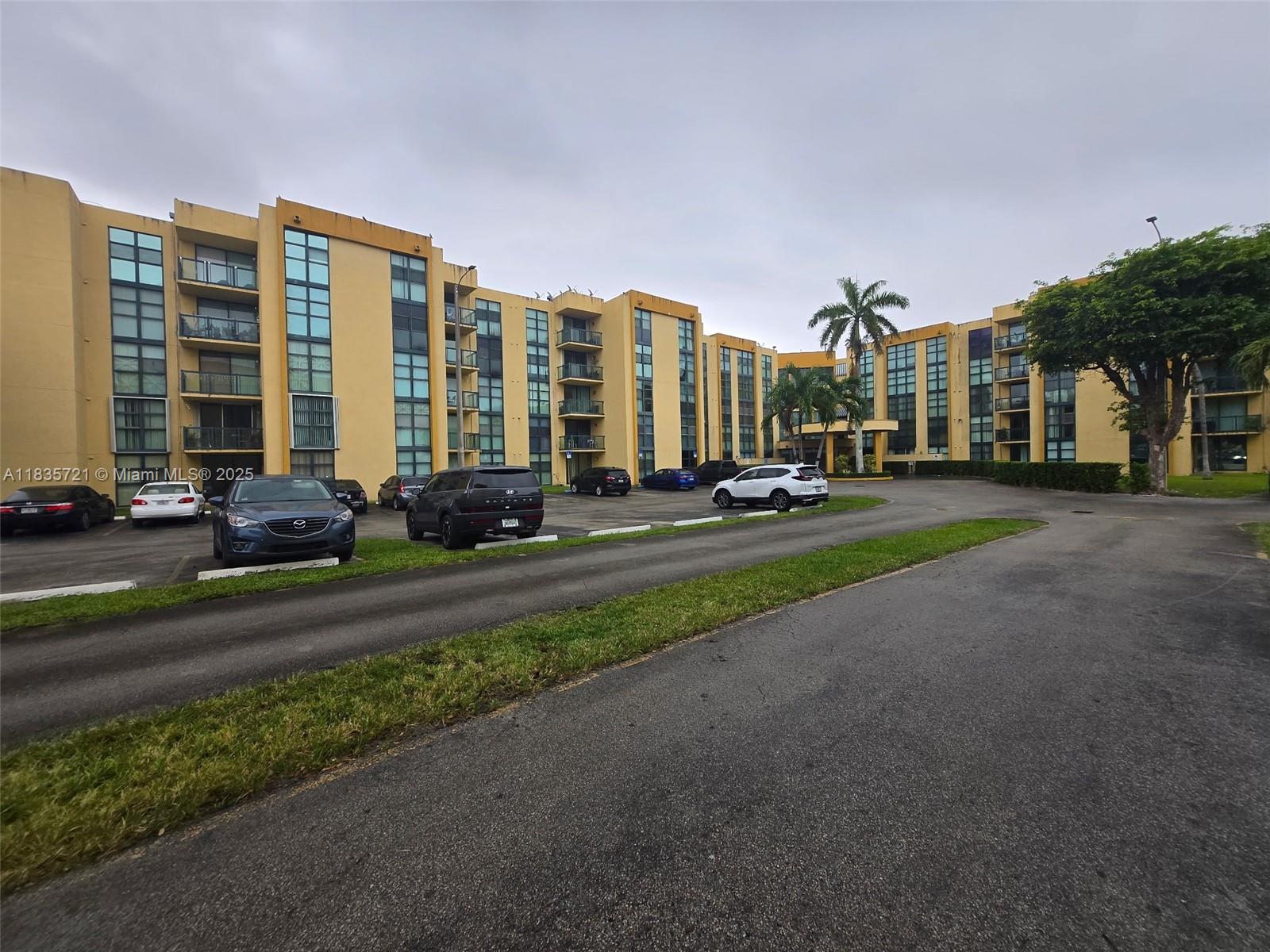 11790 SW 18th St 323-3